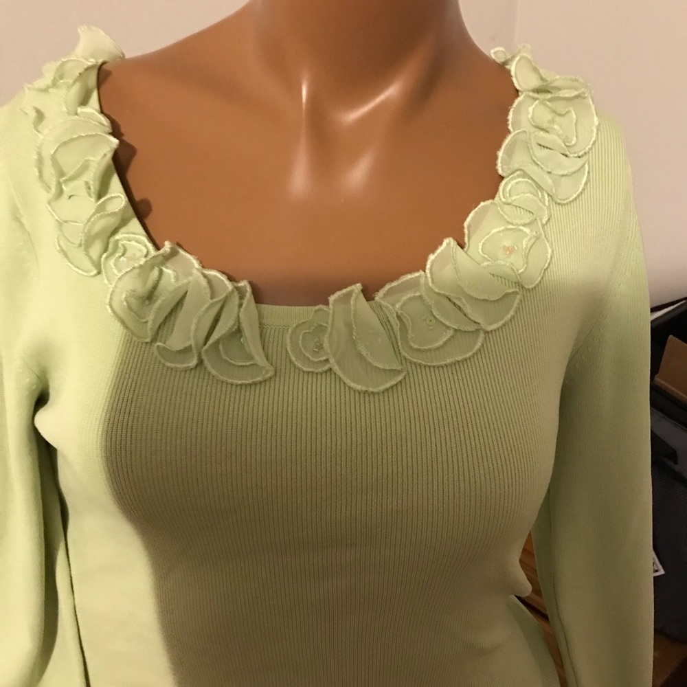 Beautiful stretch sweater